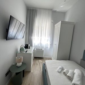 Private Bathroom Triple Room